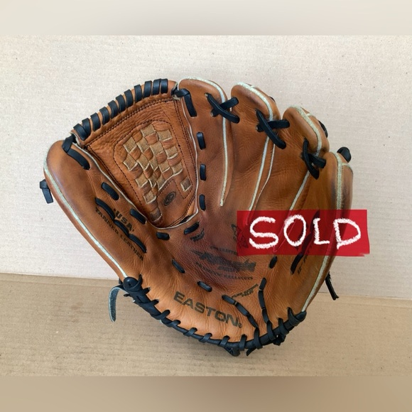 SOLD.. EASTON HIGH QUALITY BASEBALL GLOVE. R-throw. - Picture 1 of 7